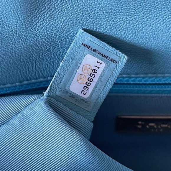 ❌Reserved❌🔥🔥Chanel Tiffany Blue Flap 19 Small Flap - Picture 16 of 16